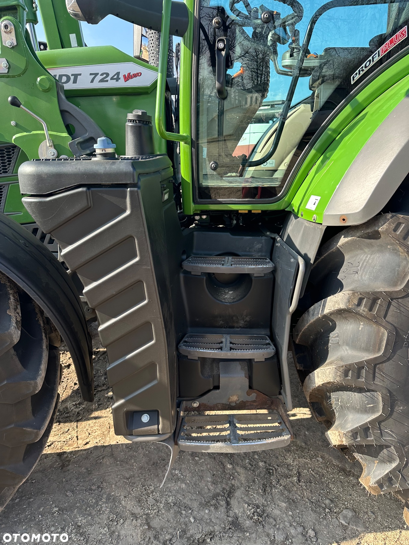 Fendt 724 Vario S4 - 19