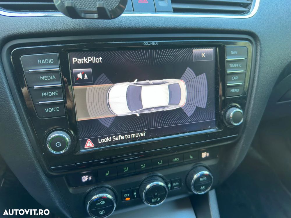 Skoda Octavia 1.6 TDI AMBITION - 12