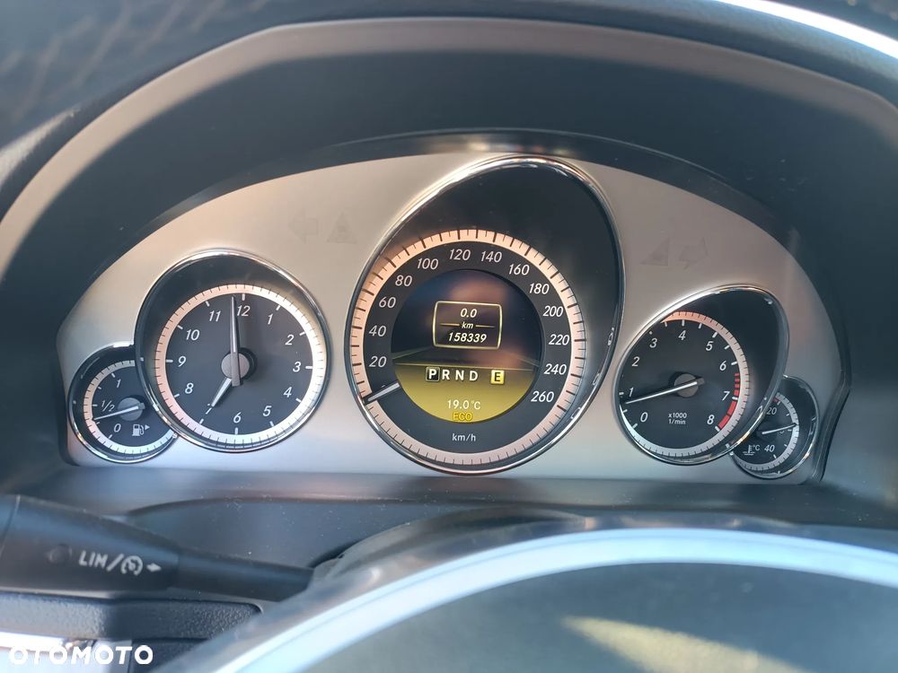 Mercedes-Benz Klasa E 250 CGI BlueEFFICIENCY Automatik Elegance - 9