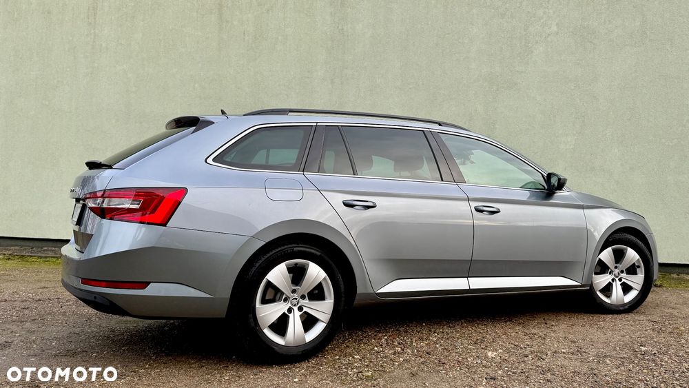 Skoda Superb 2.0 TDI DSG Premium Edition - 22