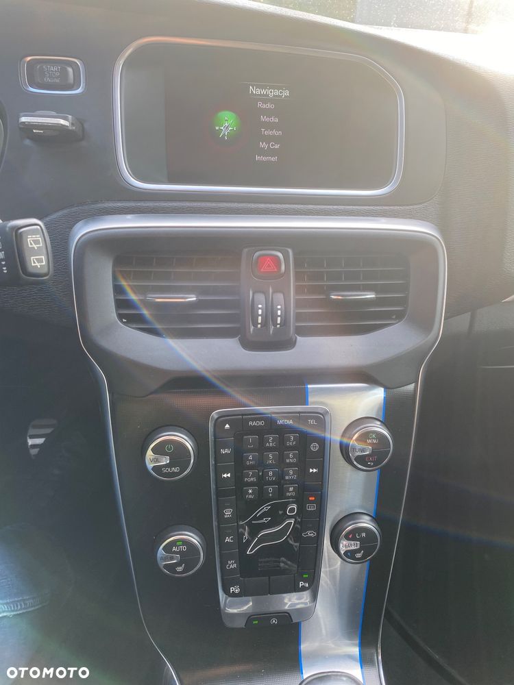 Volvo V40 D4 Drive-E R-Design Summum - 14