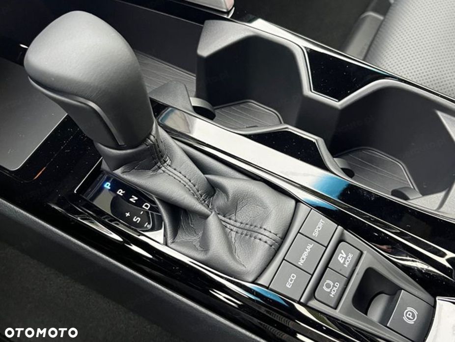 Toyota Camry - 10