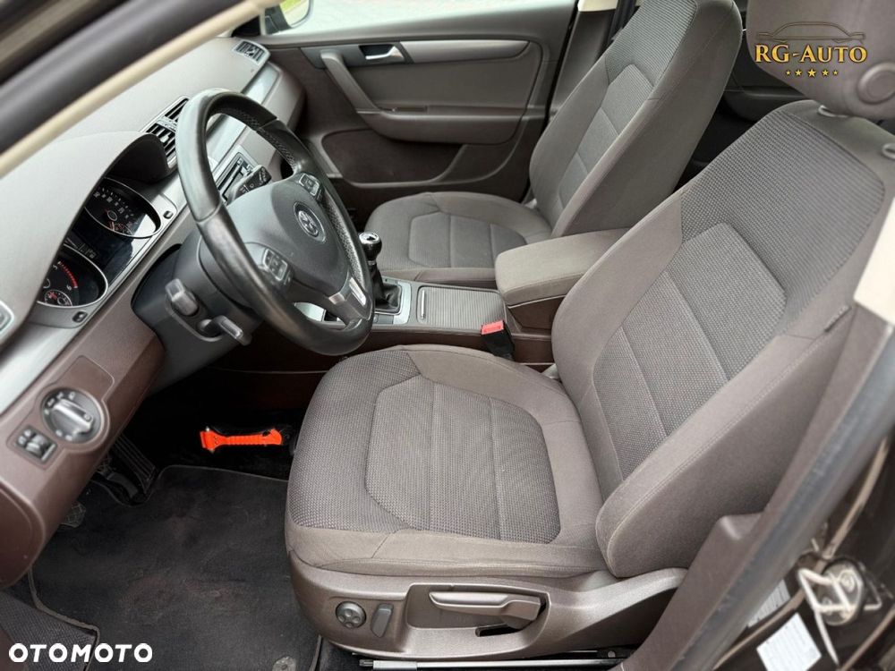 Volkswagen Passat - 22