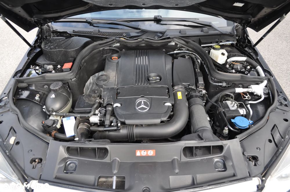 Mercedes-Benz Klasa C 200 CGI Automatik BlueEFFICIENCY Avantgarde - 32