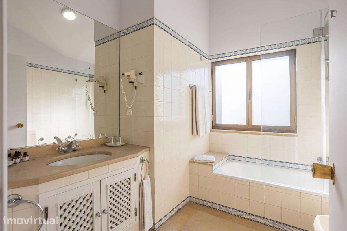 Apartamento com 2 quartos - localizado em Estoril Lisbon - Grande imagem: 4/11