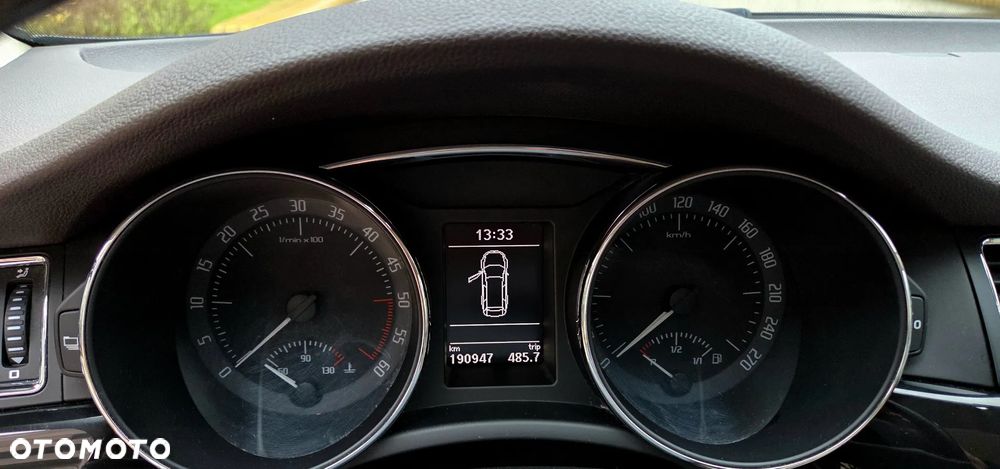 Skoda Superb 2.0 TDI 4x4 L&K DSG - 19