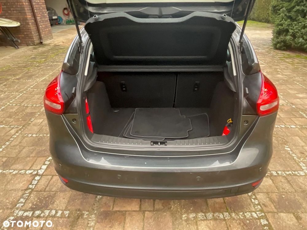 Ford Focus 1.6 Trend PowerShift - 6