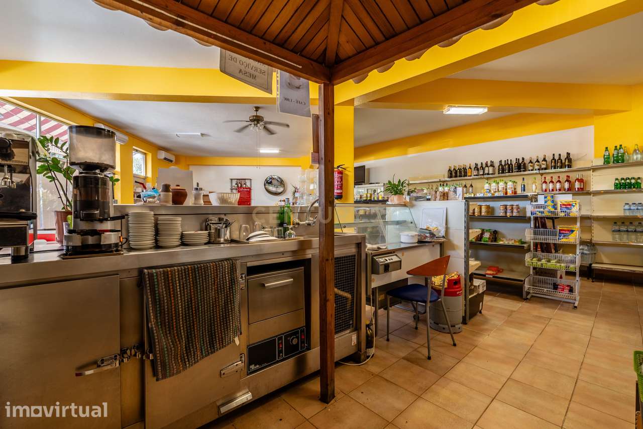 Espaço Comercial na Praia da Rocha - Grande imagem: 3/15