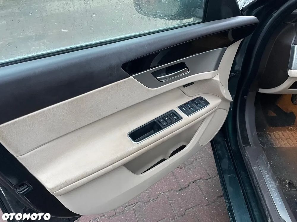 Jaguar XF 3.0 V6 S - 12