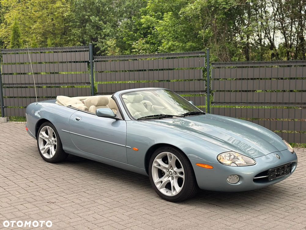 Jaguar XK8 - 17
