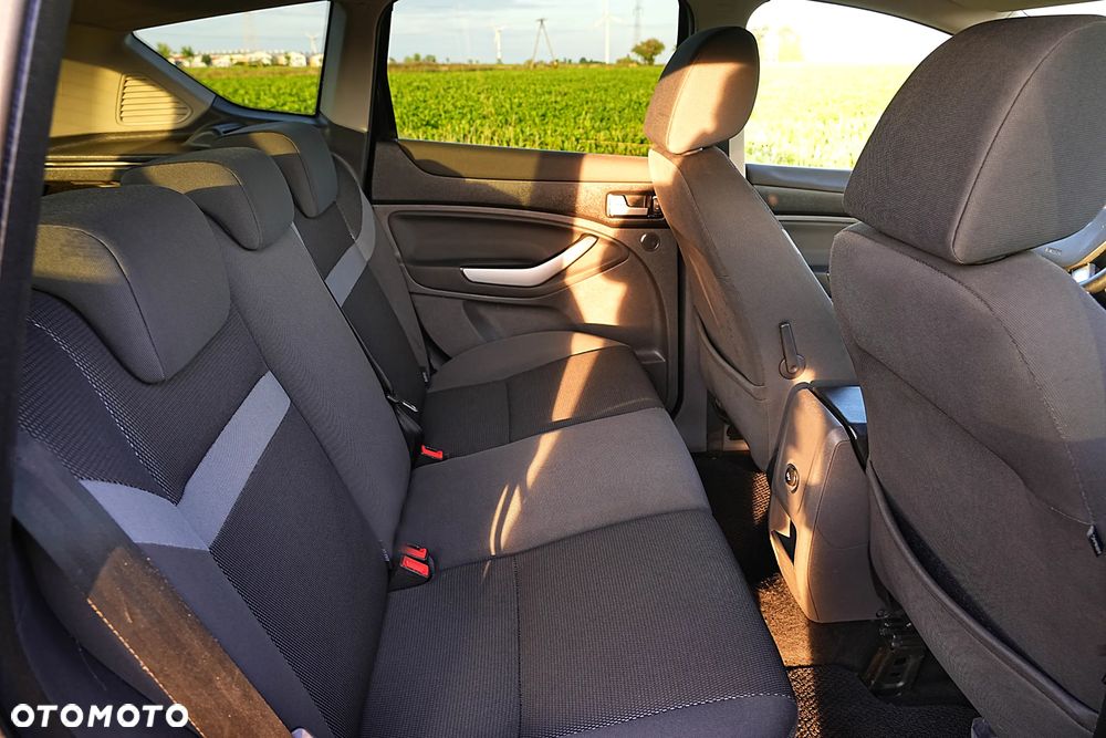 Ford Kuga 2.0 TDCi 2x4 Individual - 19