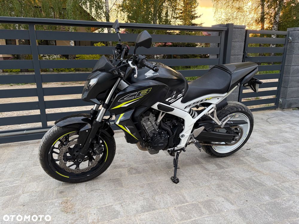 Honda CB - 1