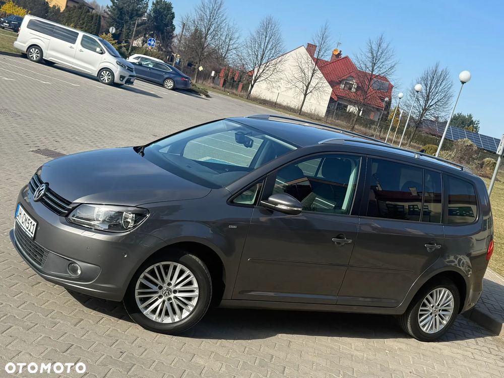 Volkswagen Touran - 14