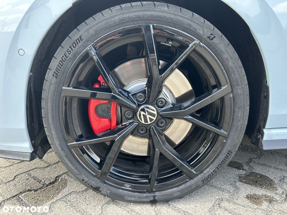 Volkswagen Golf - 18