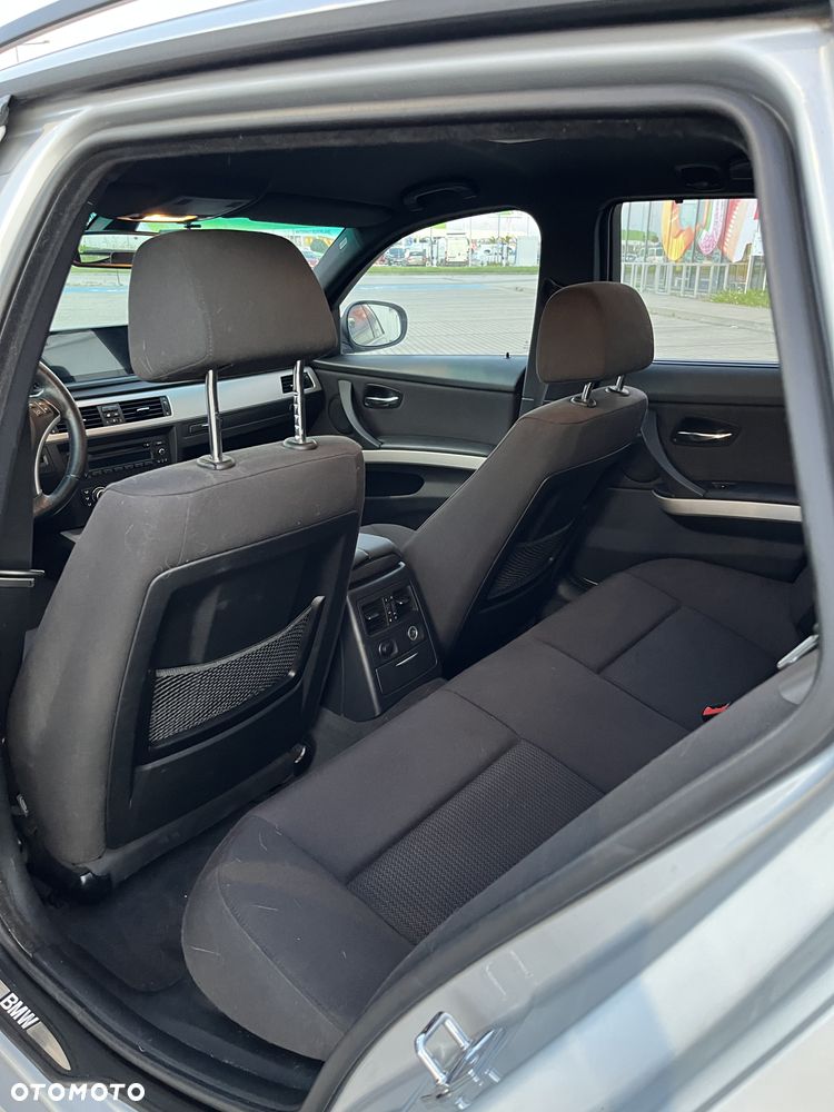 BMW Seria 3 318i - 11
