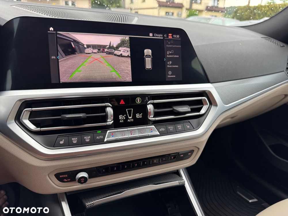 BMW Seria 3 330e PHEV M Sport Edition sport - 33