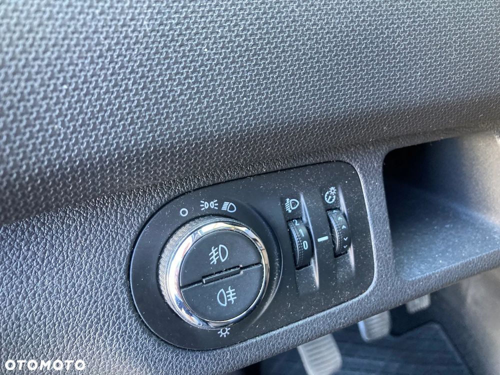 Opel Meriva 1.4 T Essentia - 17