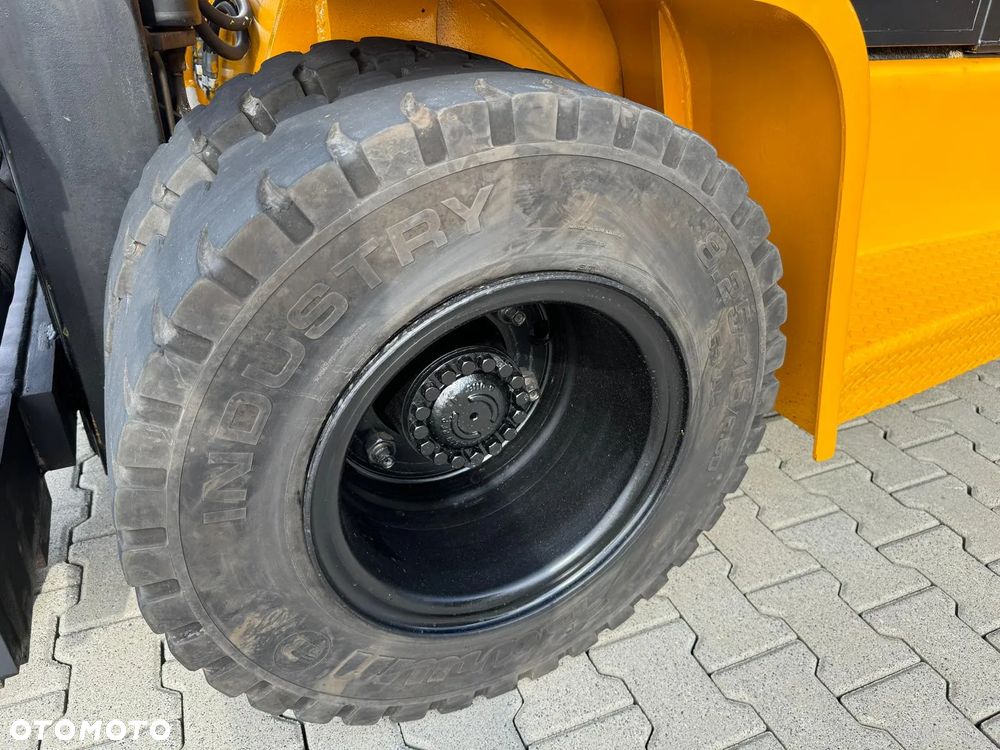 Hyster Yale GLP70 udzwig 7000 kg /Pozycjoner + przesuw /Kabina pełna / - 16