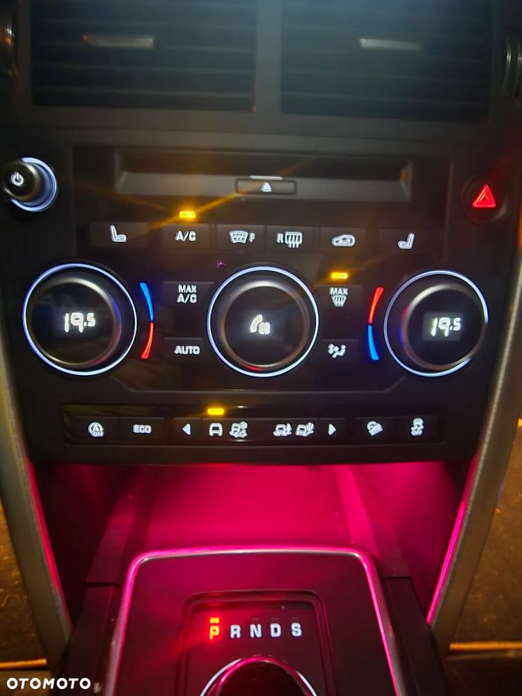 Land Rover Discovery Sport Si4 HSE Luxury - 12