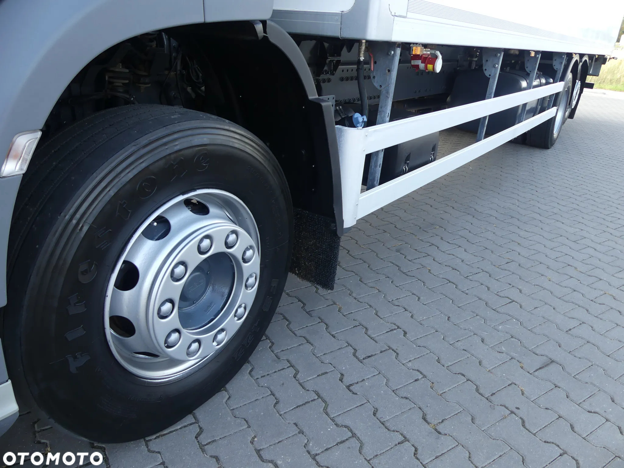 DAF CF 370 / 6x2 / CHŁODNIA 9.50 + WINDA / EURO 6 / - 13