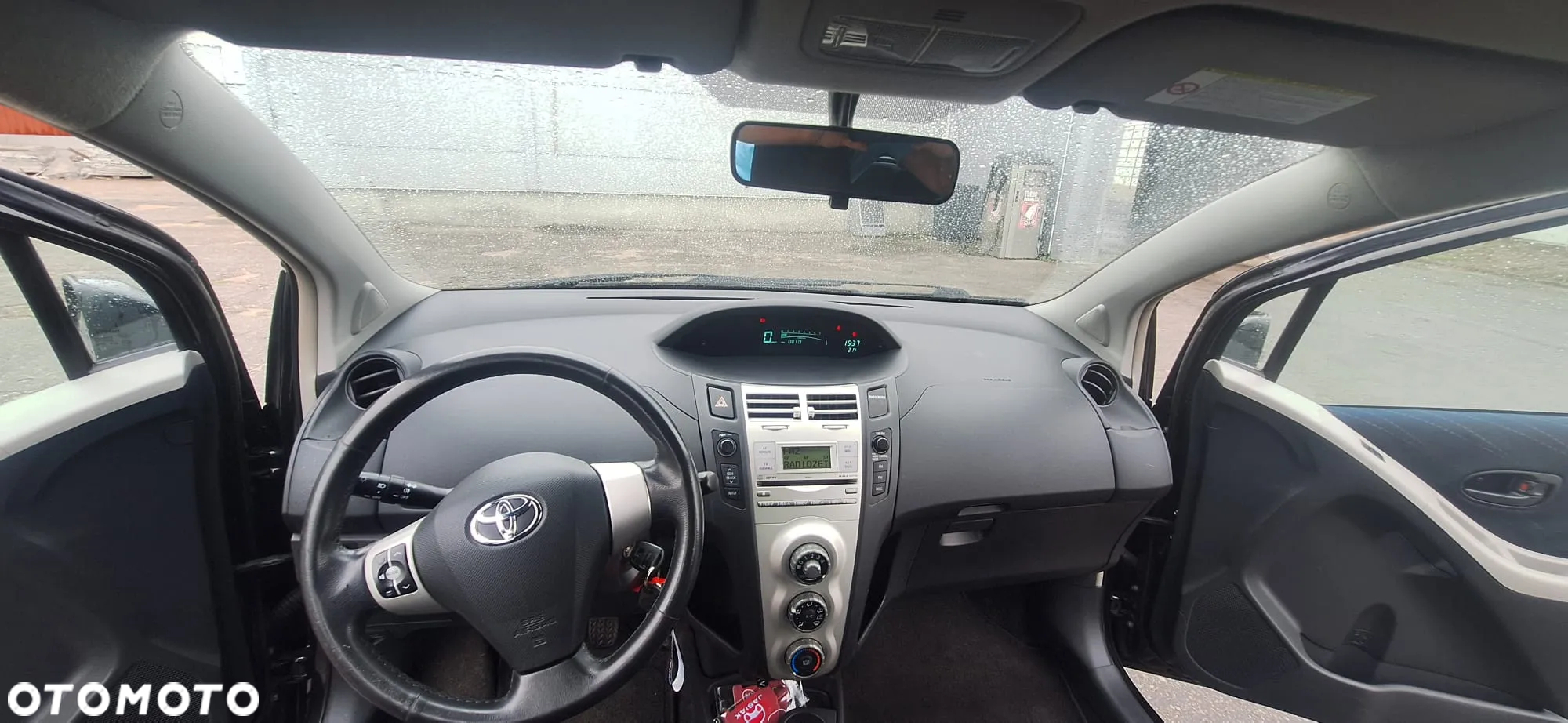 Toyota Yaris 1.0 VVT-i - 10