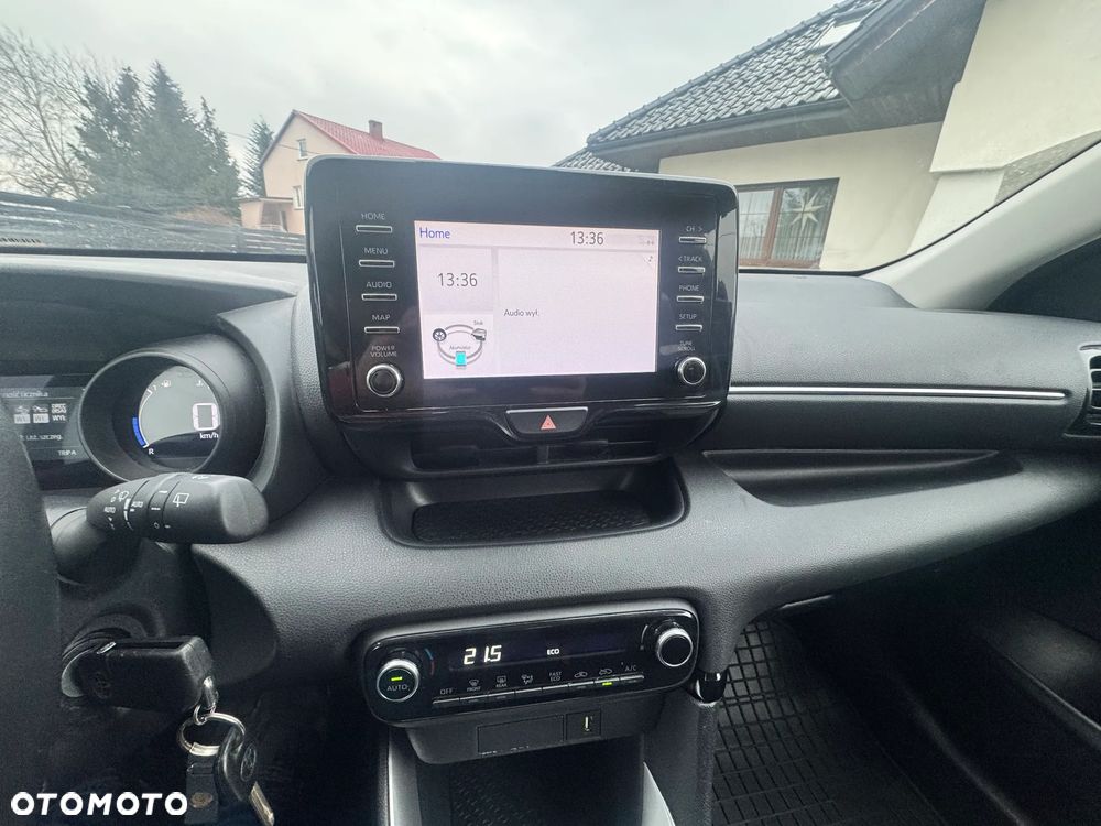 Toyota Yaris Hybrid 100 Premium - 15