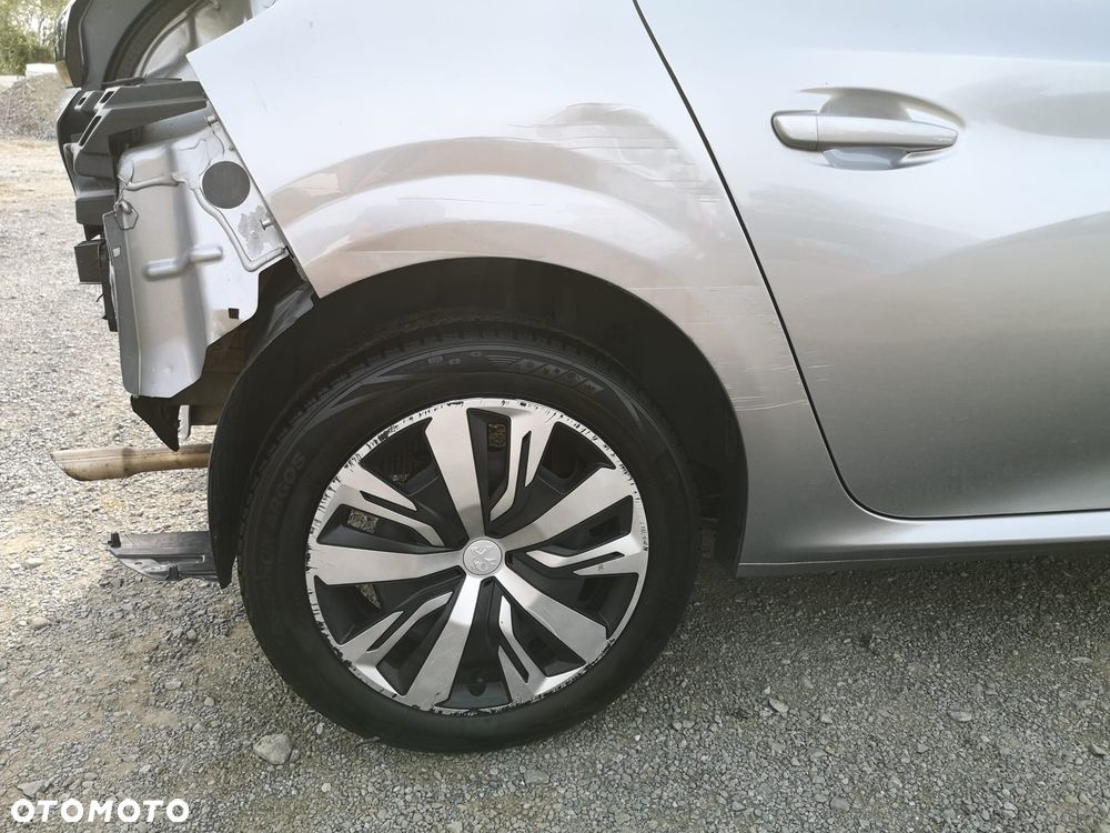 Peugeot 208 - 37