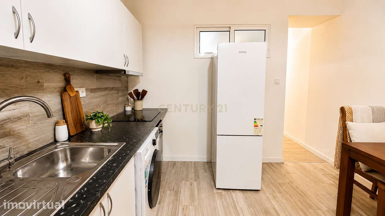 Loja totalmente remodelada e convertida em Apârtamento T2 em Arrentela - Grande imagem: 2/12