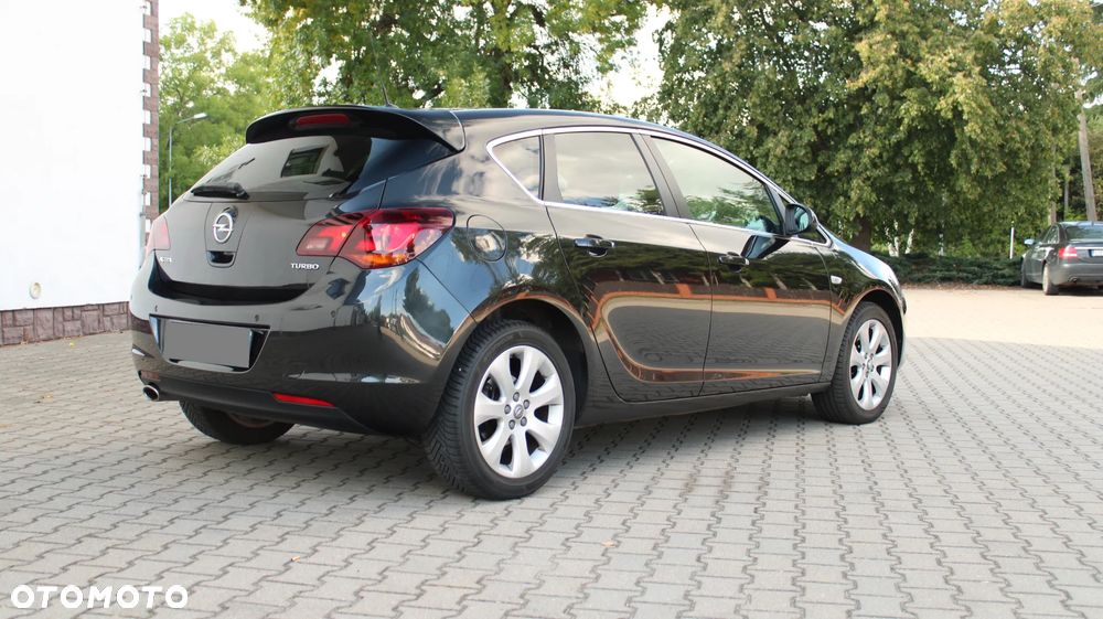 Opel Astra 1.4 Turbo Cosmo - 4