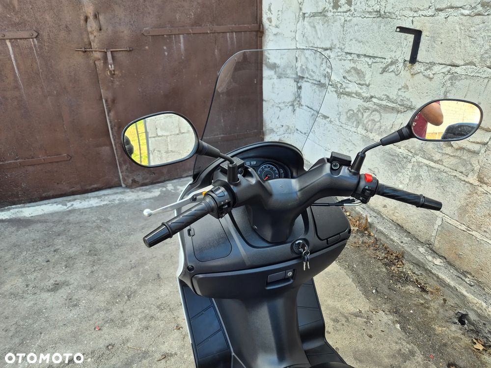 Suzuki Burgman - 9