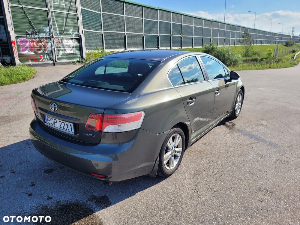 Toyota Avensis - 9