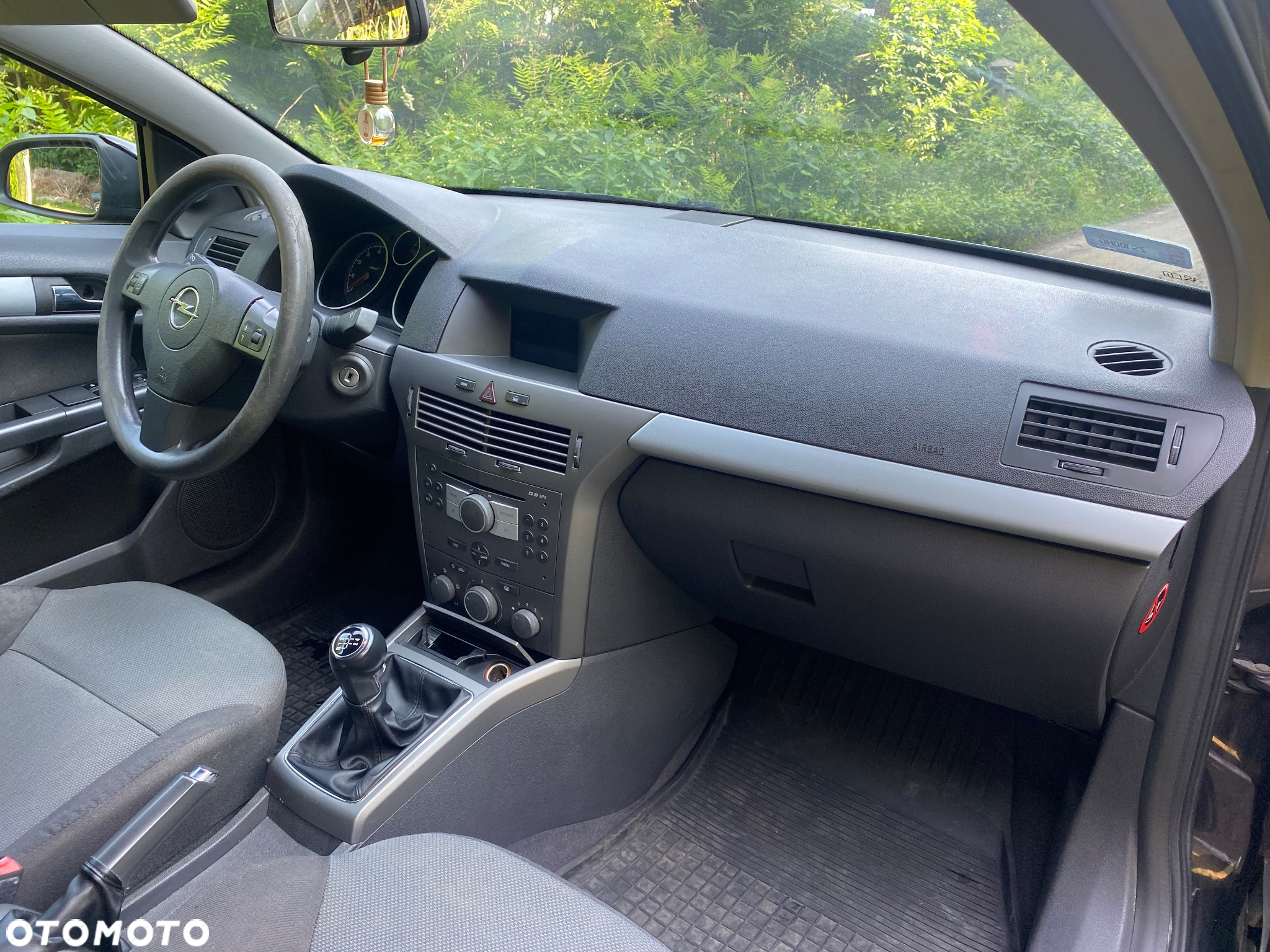 Opel Astra III GTC 1.8 Cosmo - 24