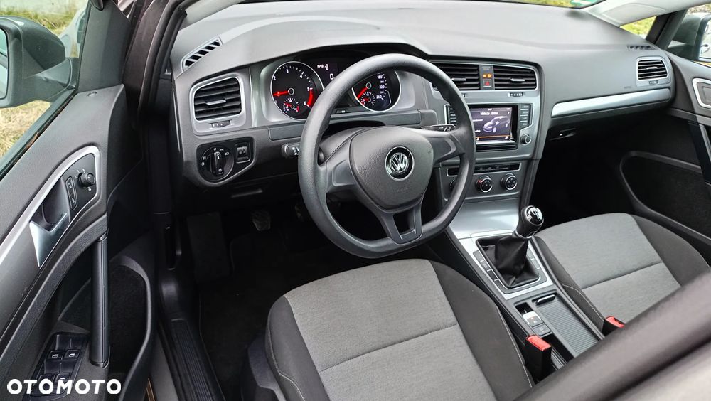 Volkswagen Golf VI 1.6 TDI BlueMot Comfortline - 16