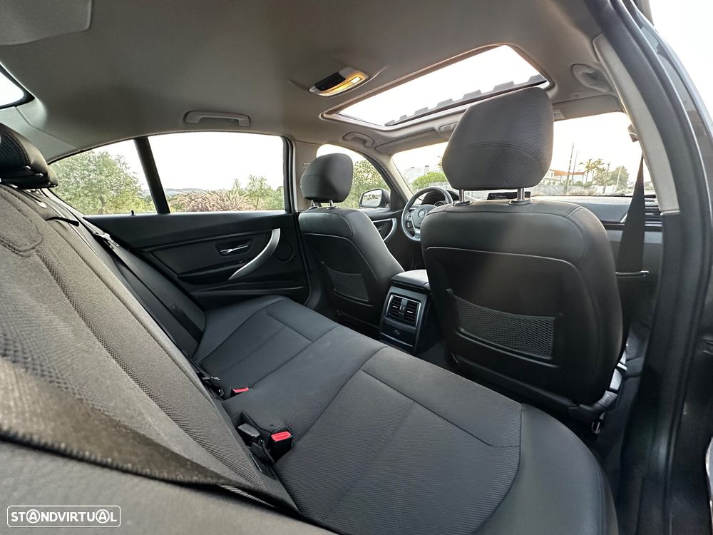 BMW 330 e iPerformance - 22