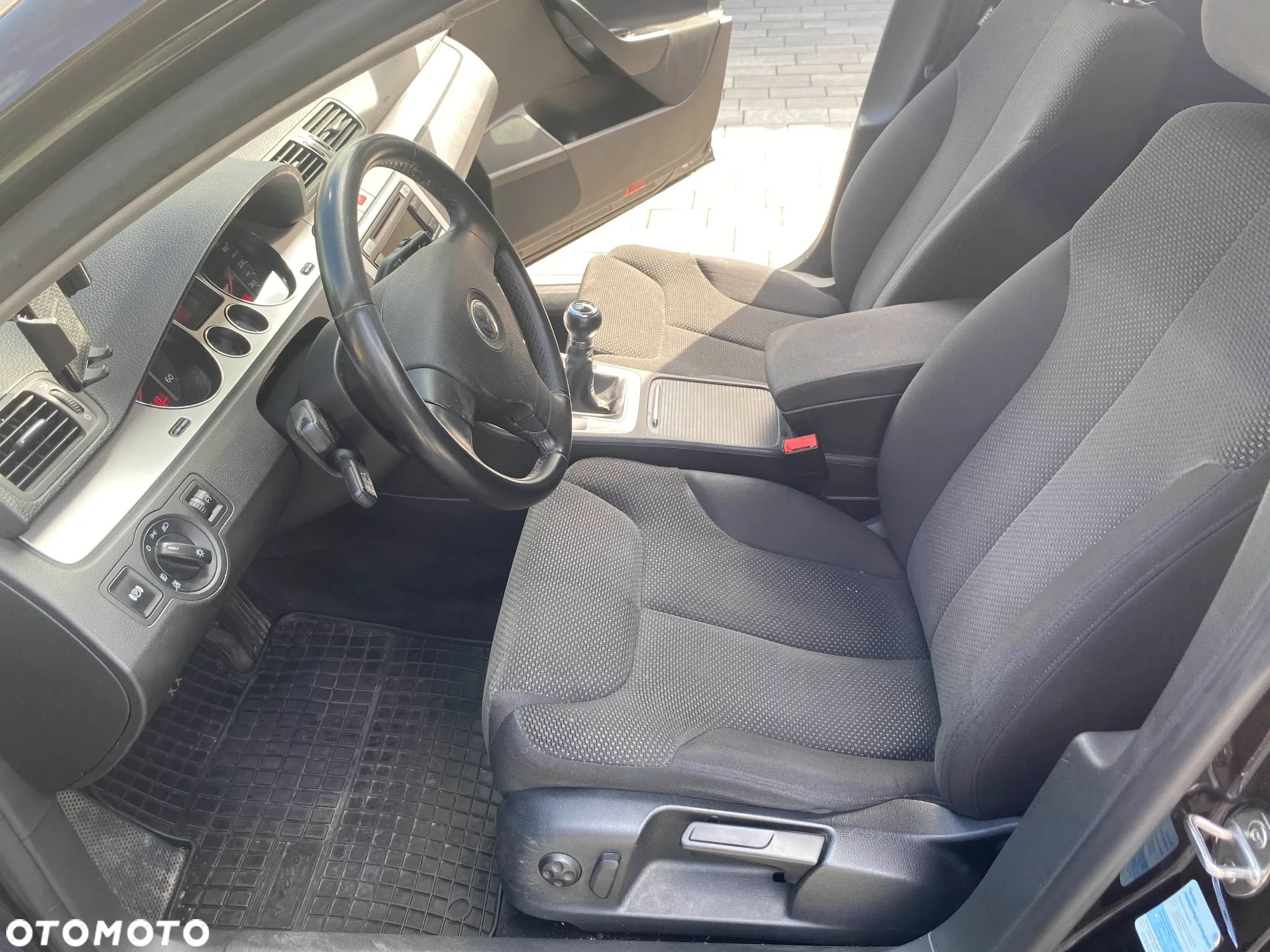 Volkswagen Passat 2.0 TDI Comfortline - 13