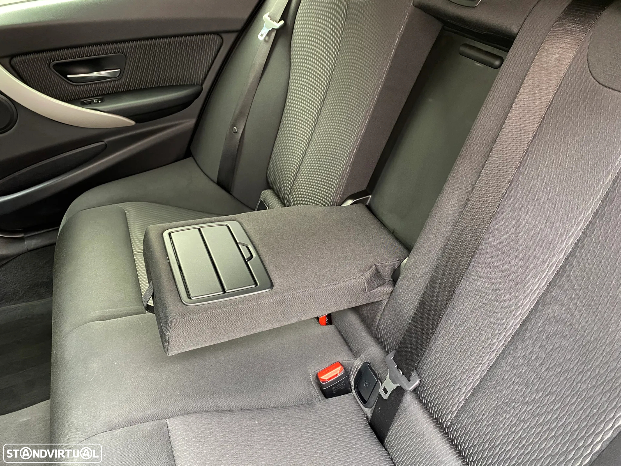 BMW 320 d Touring xDrive Auto - 17