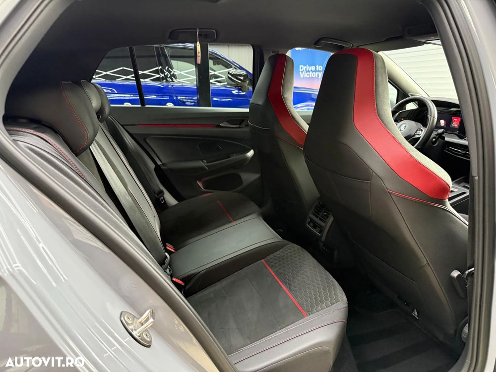 Volkswagen Golf - 27