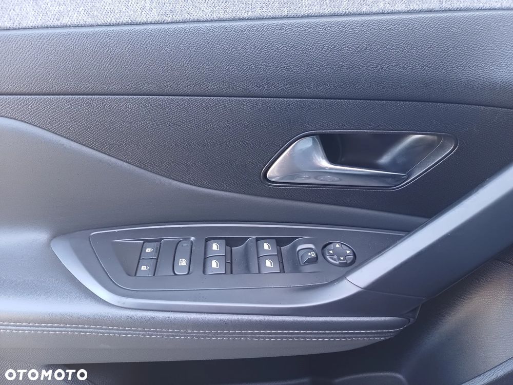 Peugeot 308 1.5 BlueHDi Allure Pack S&S EAT8 - 26