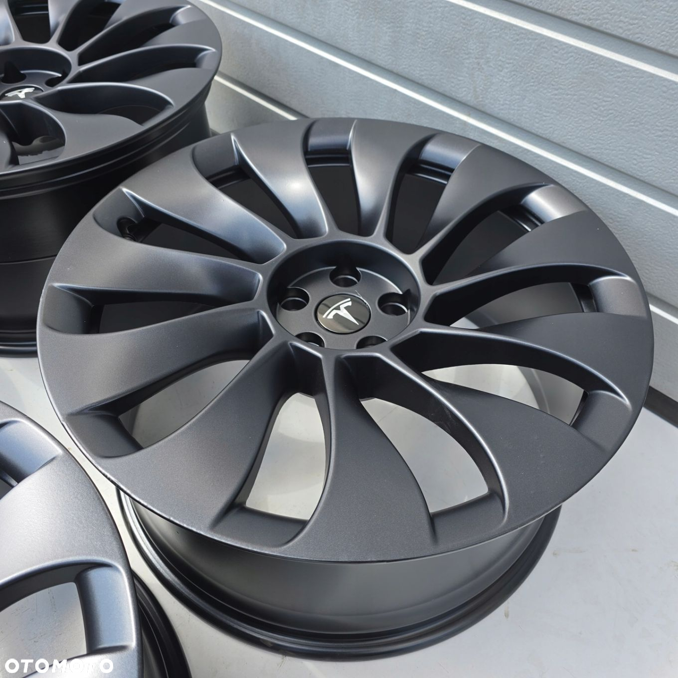 TESLA MODEL Y UBERTURBINE 5X114.3 21 ET40 JAK NOWE 4X - 7