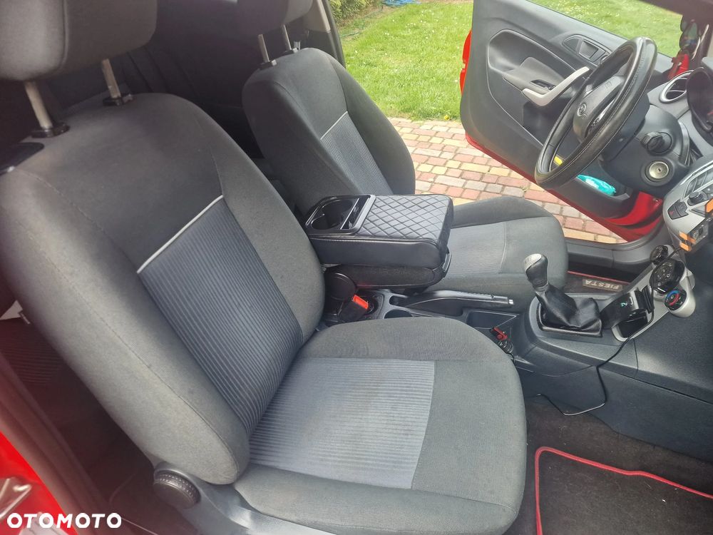 Ford Fiesta 1.25 Ambiente EU5 - 32