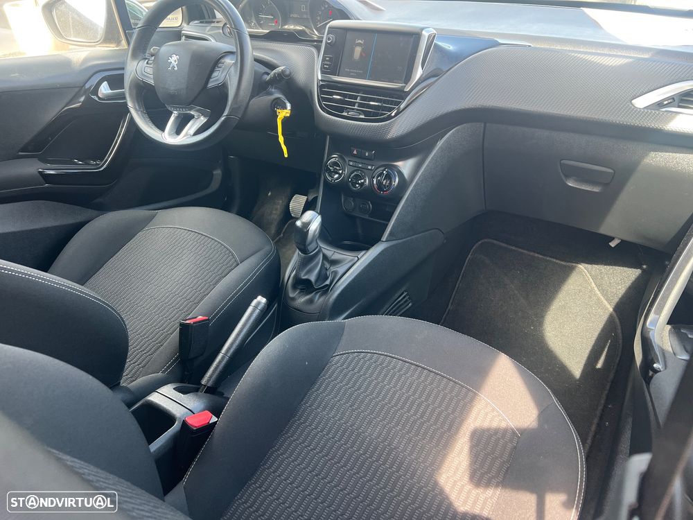 Peugeot 208 1.2 PureTech Style - 36