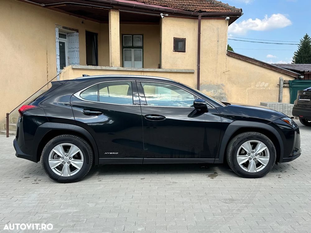 Lexus UX 250h Business Edition - 13