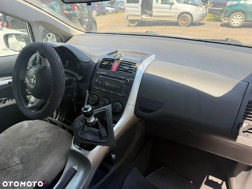 Toyota Auris  NA CZĘŚCI Kolor: 1F7 - 4