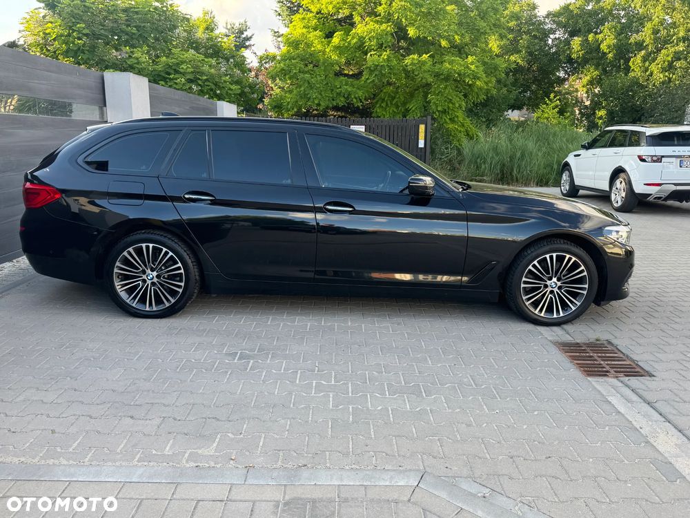 BMW Seria 5 520d Sport Line - 4