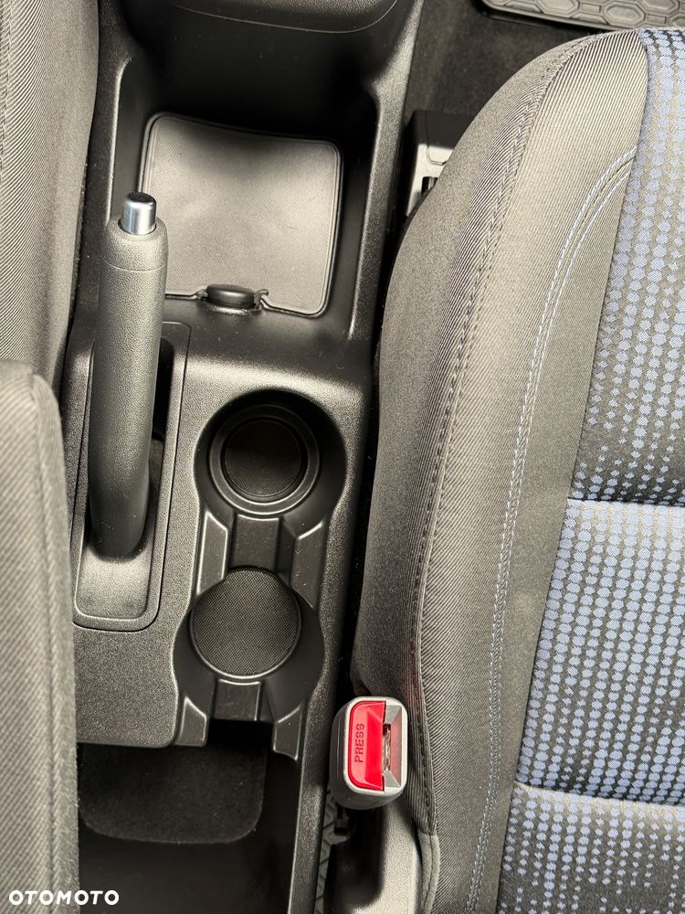 Hyundai ix20 1.4 blue - 32