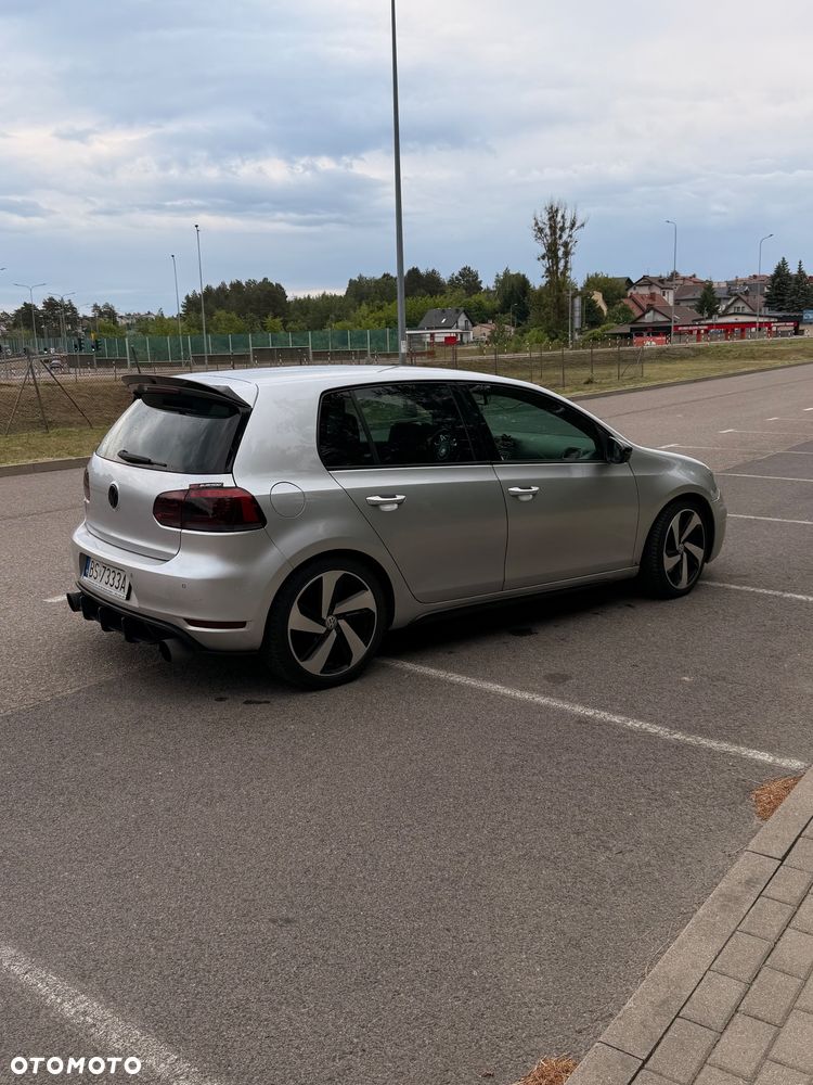 Volkswagen Golf - 5