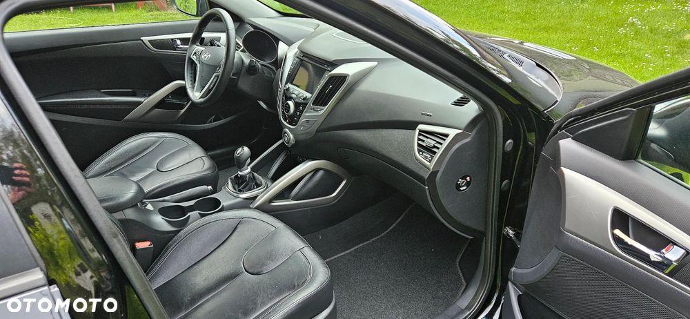 Hyundai Veloster 1.6 Premium - 17