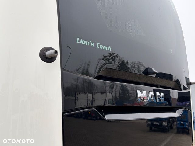 MAN LION`S COACH L R08 - 8
