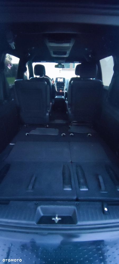 Dodge Grand Caravan - 25