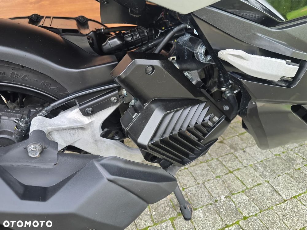Honda NSS - 33